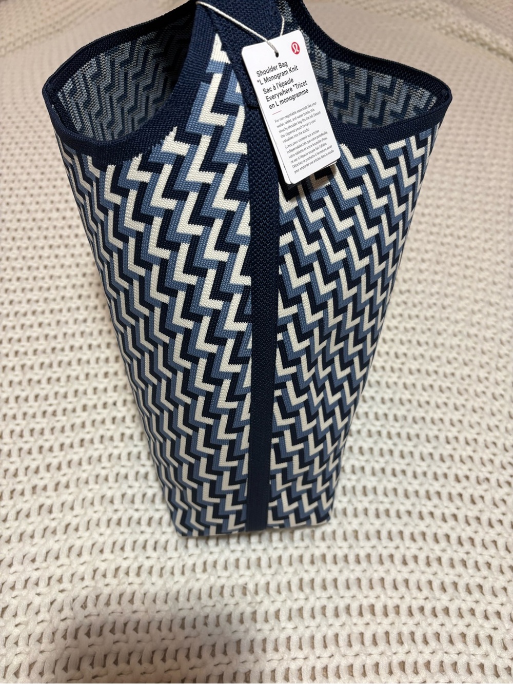 NWT lululemon shoulder bag L monogram knit in club blue/washed denim/light ivory - Picture 8 of 11